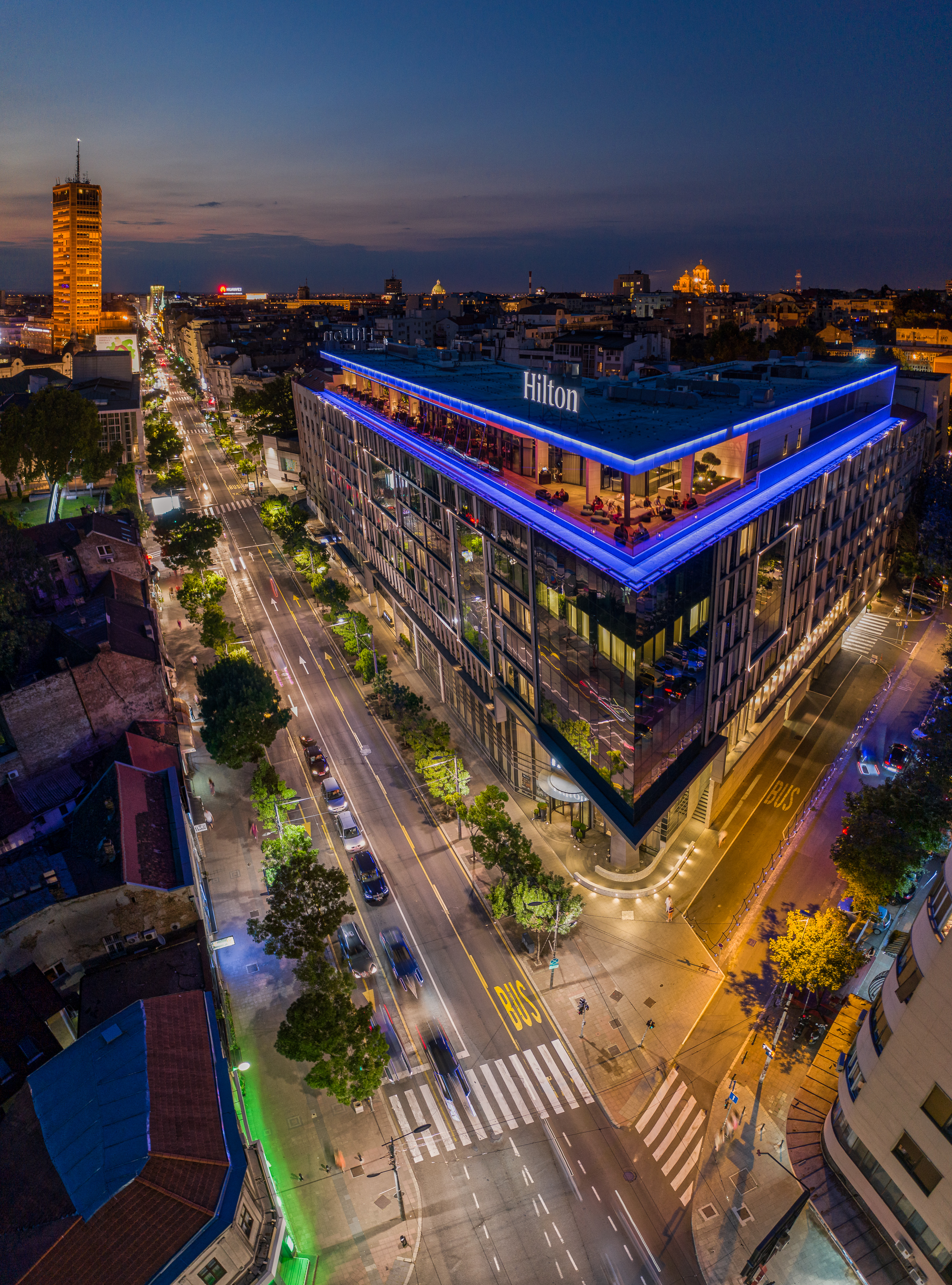Hotel Hilton noću
