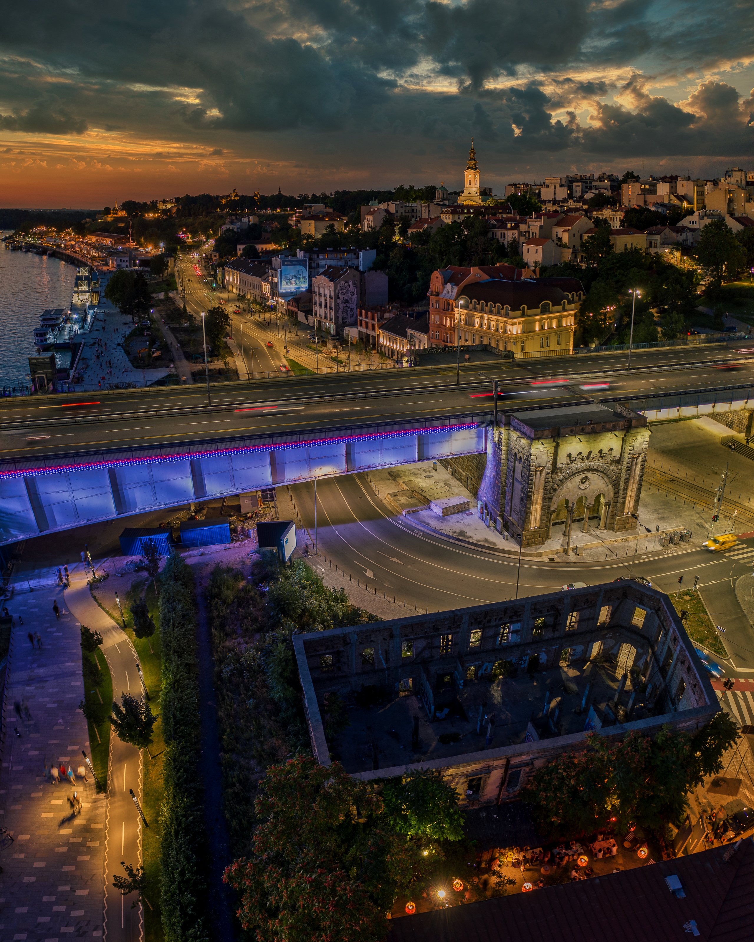Brankov most i Sava u sumrak