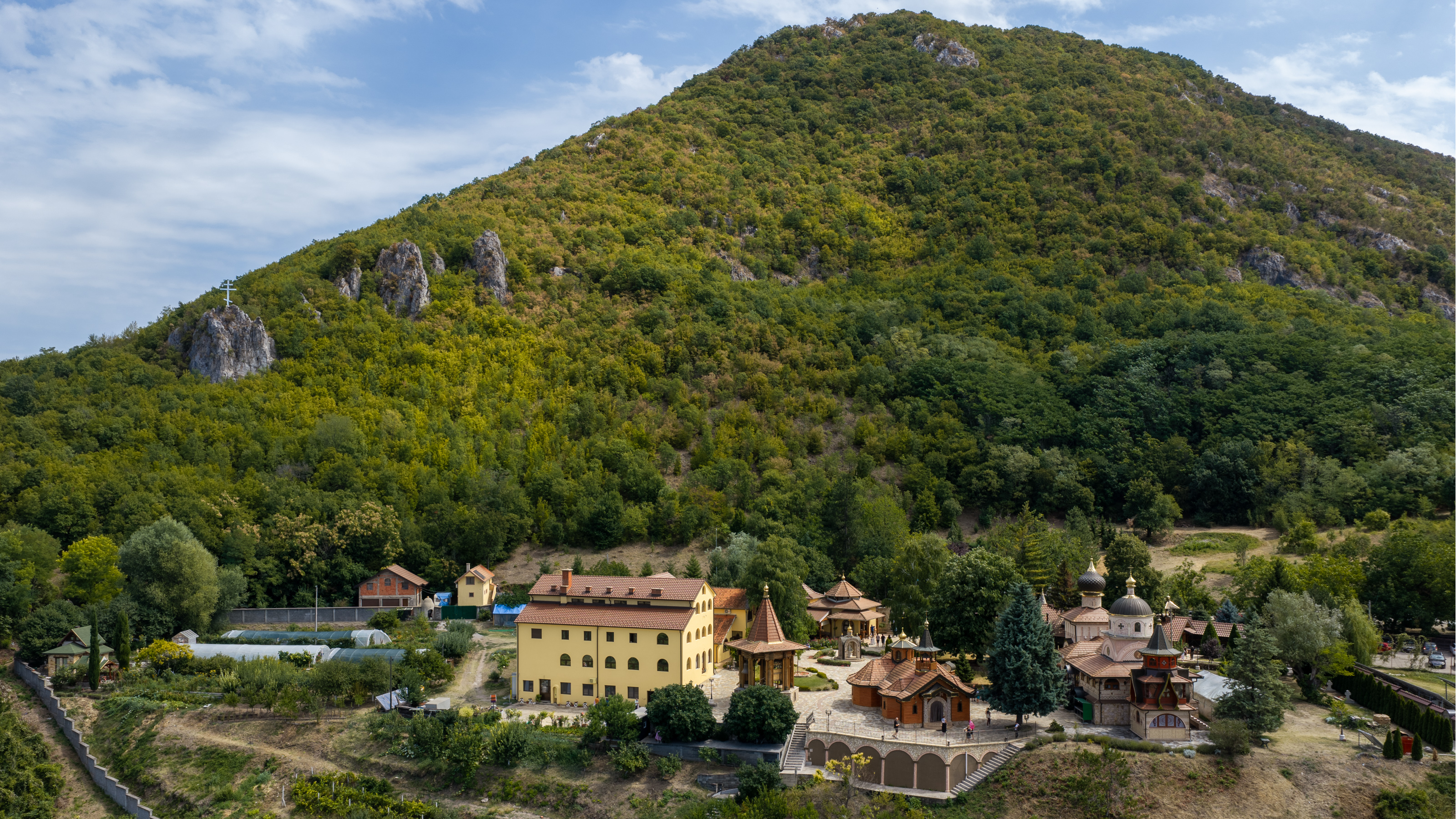 Manastir Lešje u podnožju planine Baba kod Paraćina