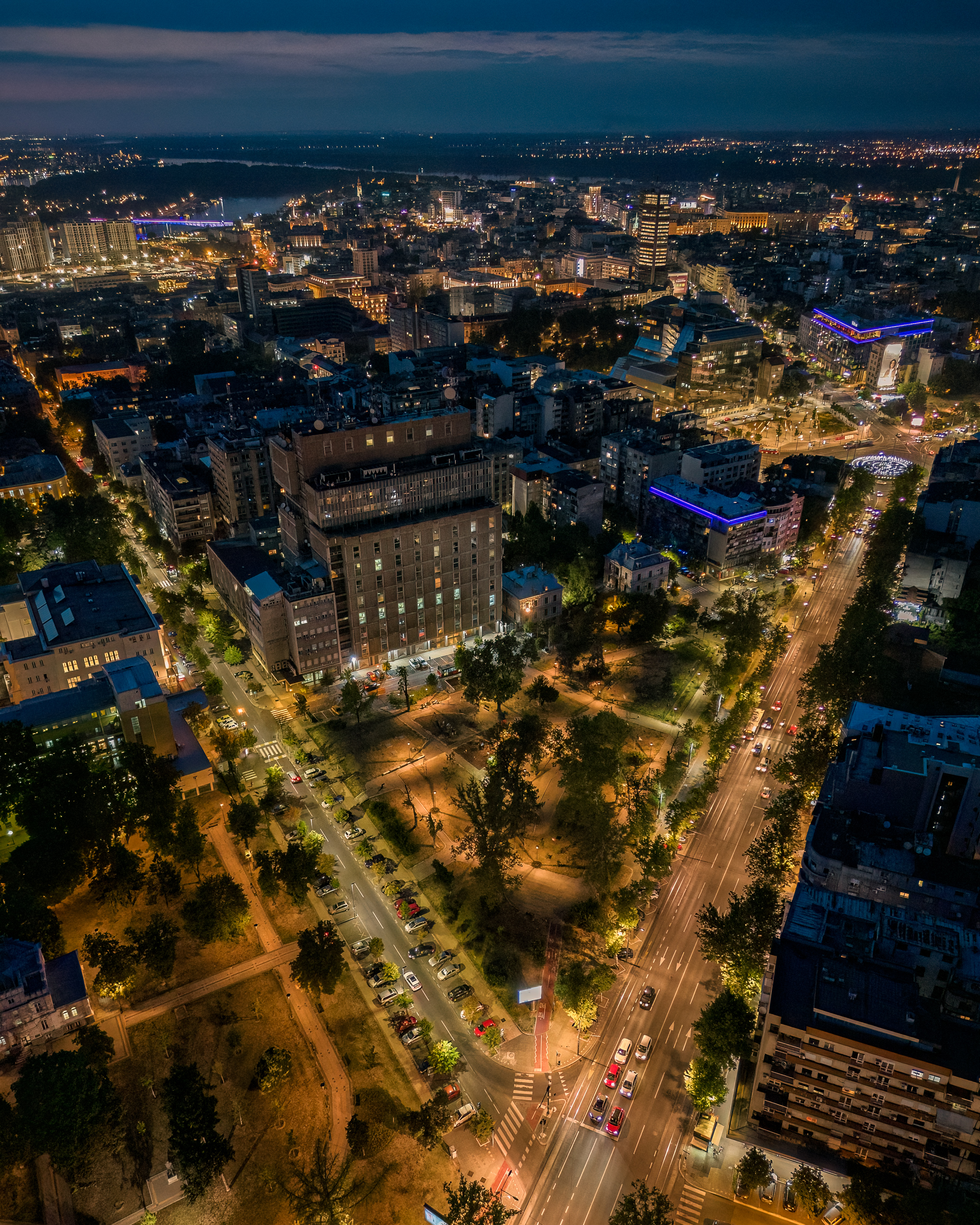 Park Manjež i centar Beograda noću