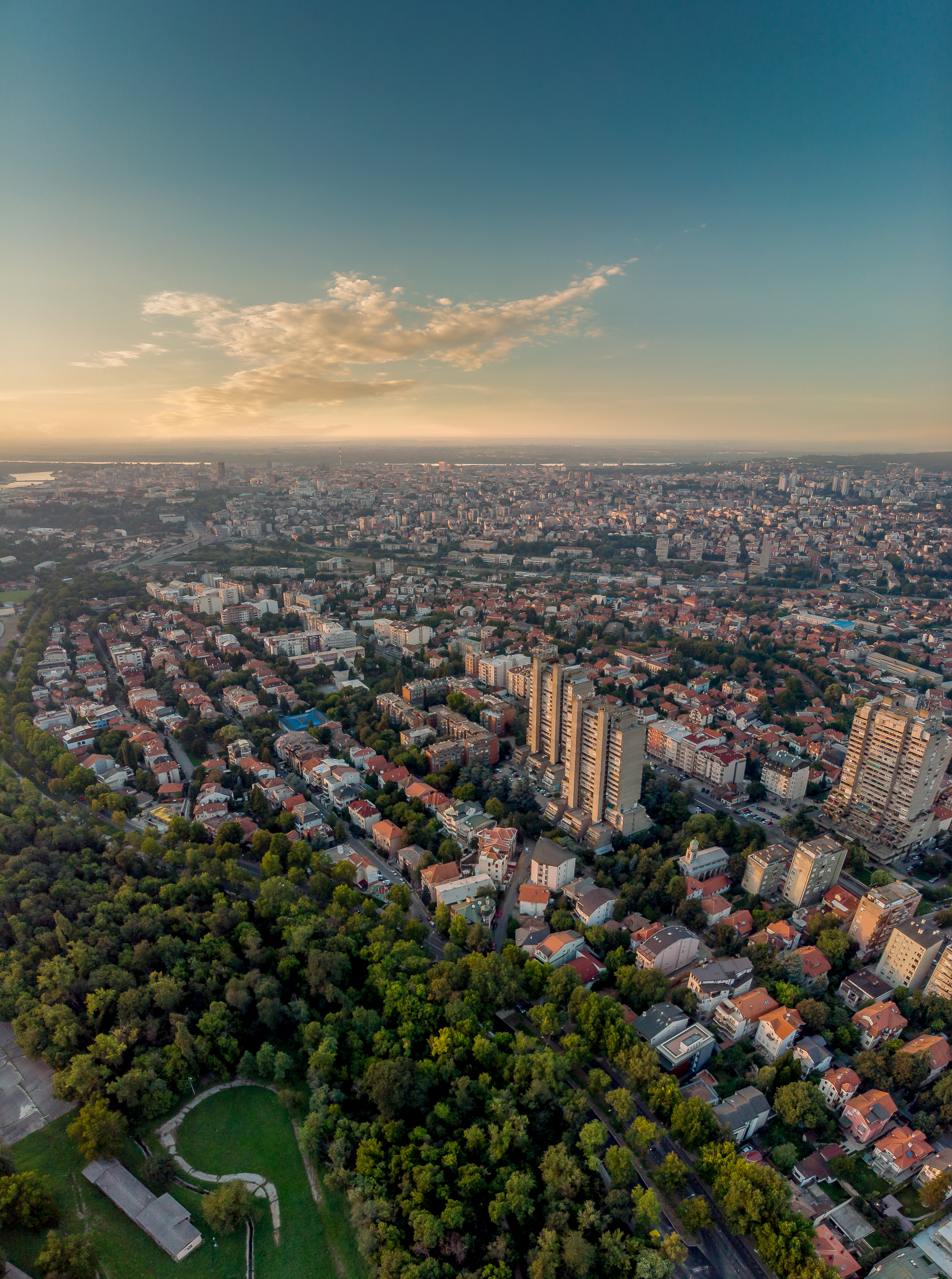 Panorama Voždovca u suton