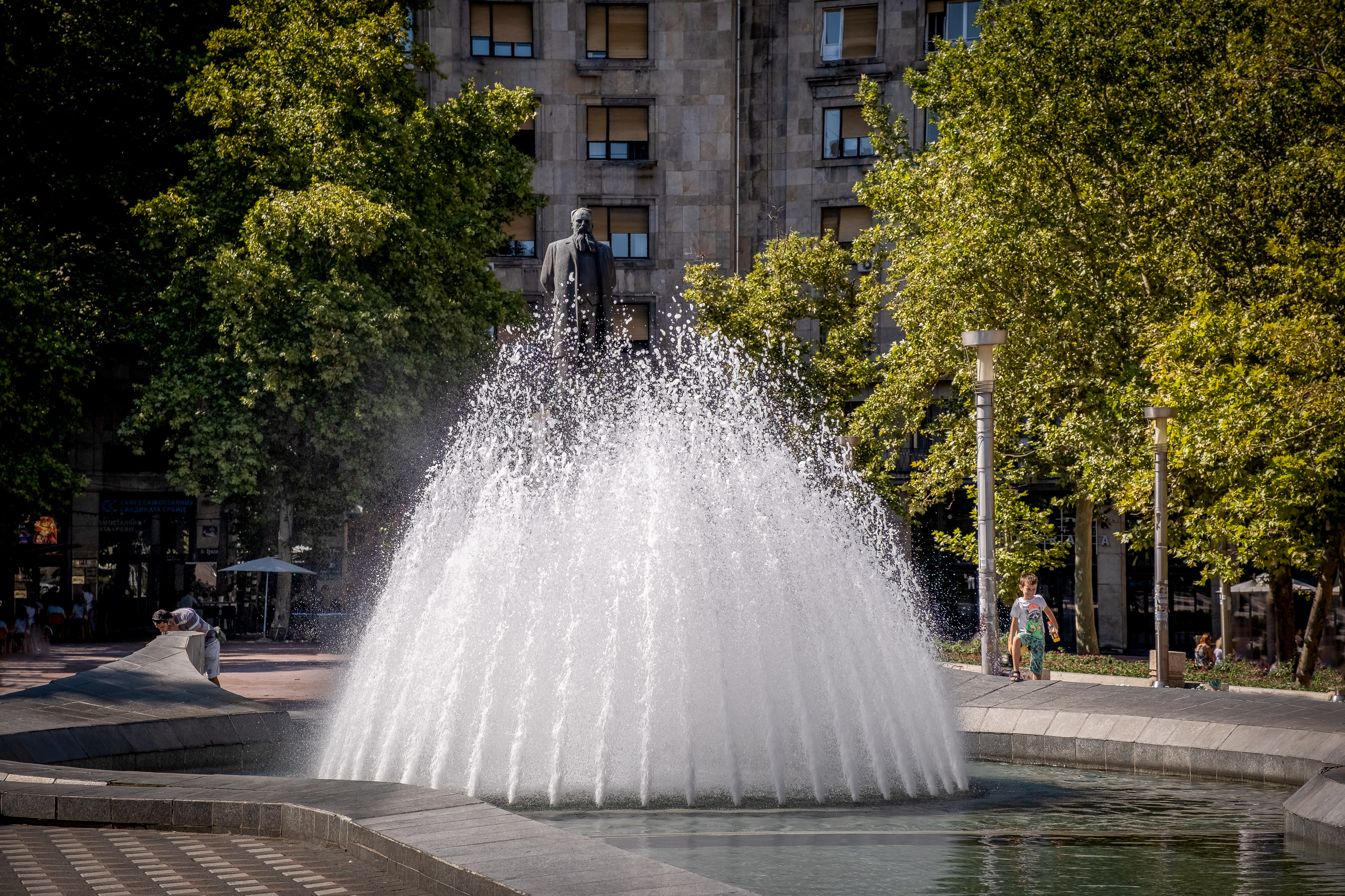 Fontana i spomenik na Trgu Nikole Pašića